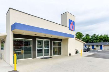 Motel 6 Troutville
