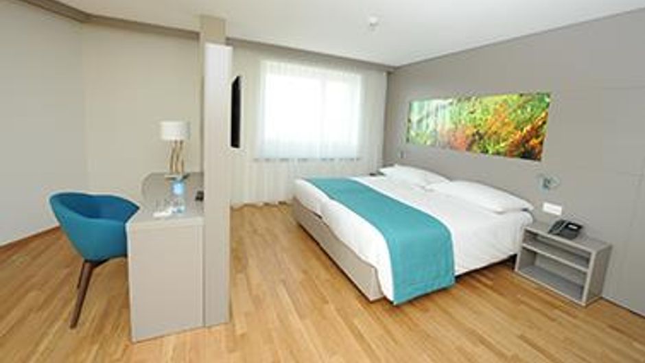Aquatis Hotel & Conference Ctr Suite