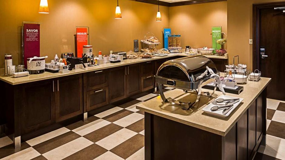 Hampton by Hilton Ottawa Airport Restaurant