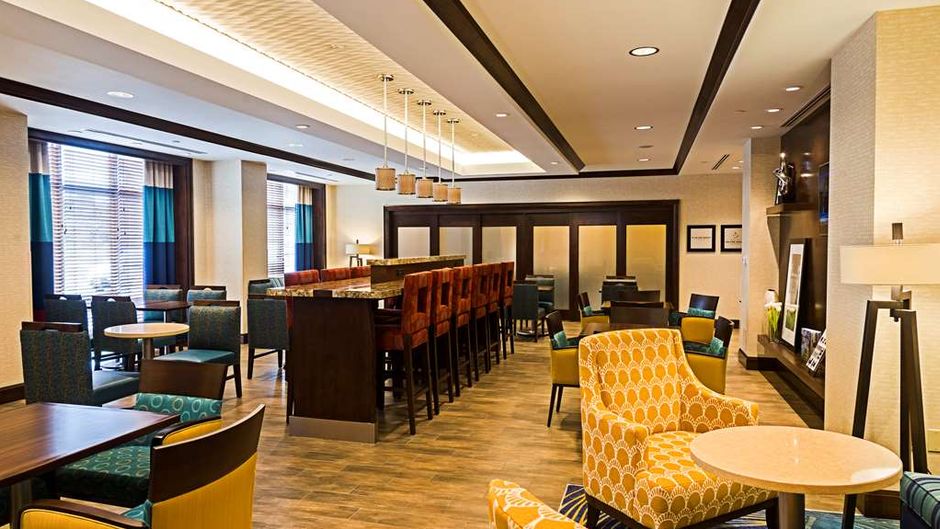 Hampton by Hilton Ottawa Airport Lobby