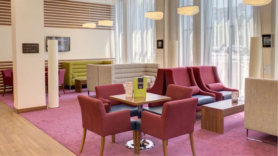 Hampton by Hilton Ufa Lobby