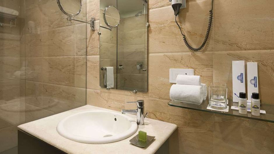 Days Hotel Jalandhar Jyoti Chowk Room