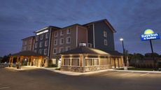 Days Inn and Suites Lindsay