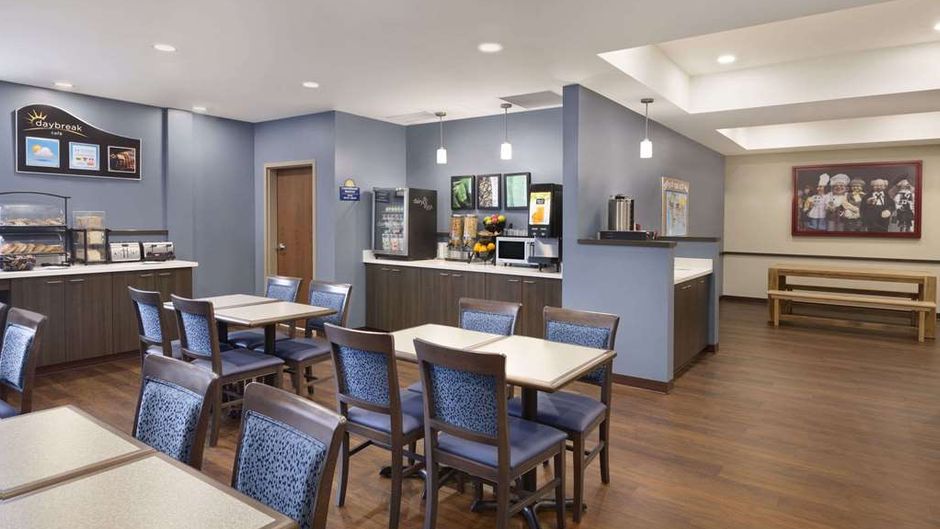 Days Inn and Suites Lindsay Restaurant