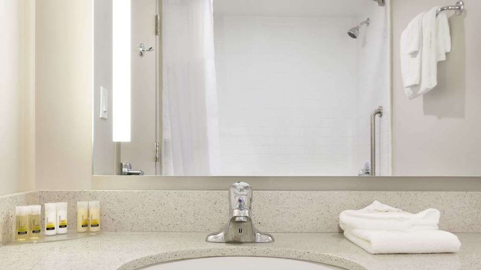 Days Inn and Suites Lindsay Room