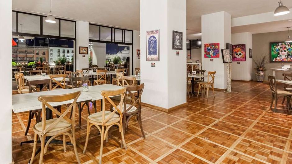 Ramada Plaza Leon Restaurant