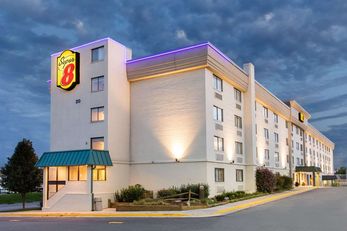 Super 8 Frederick