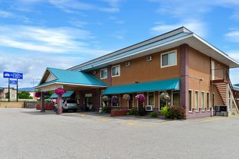 Canadas Best Value Inn & Suites