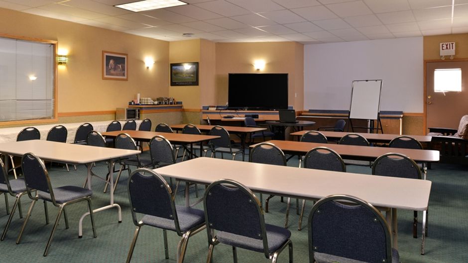 Canadas Best Value Inn & Suites Meeting