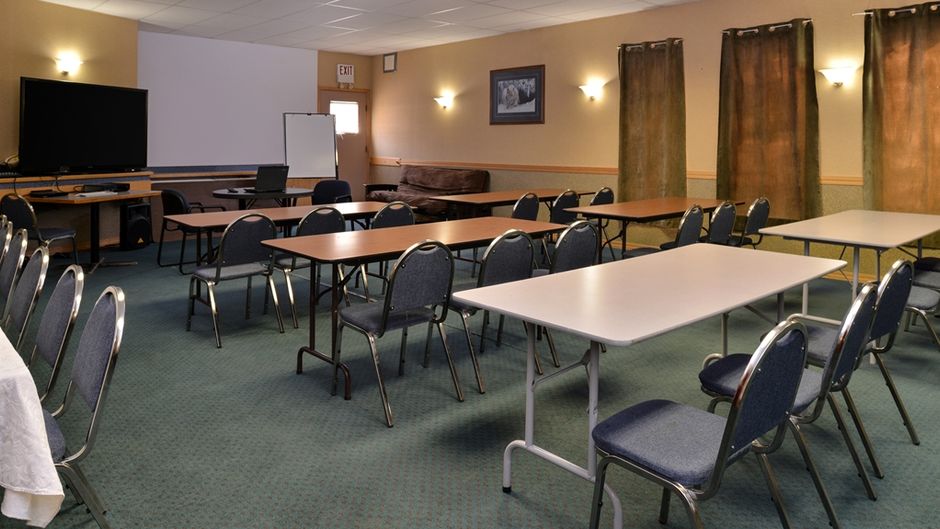Canadas Best Value Inn & Suites Meeting