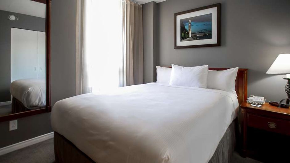 Hotel Faubourg Montreal Room