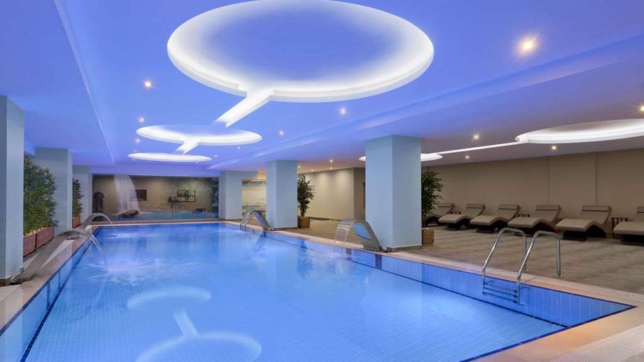 Ramada Hotel & Suites Istanbul Merter Pool