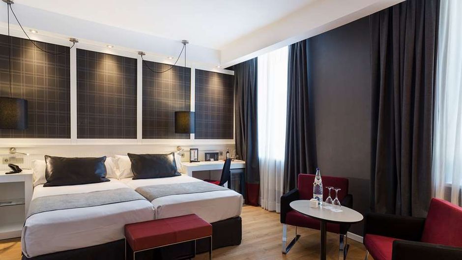 Catalonia Reina Victoria Room