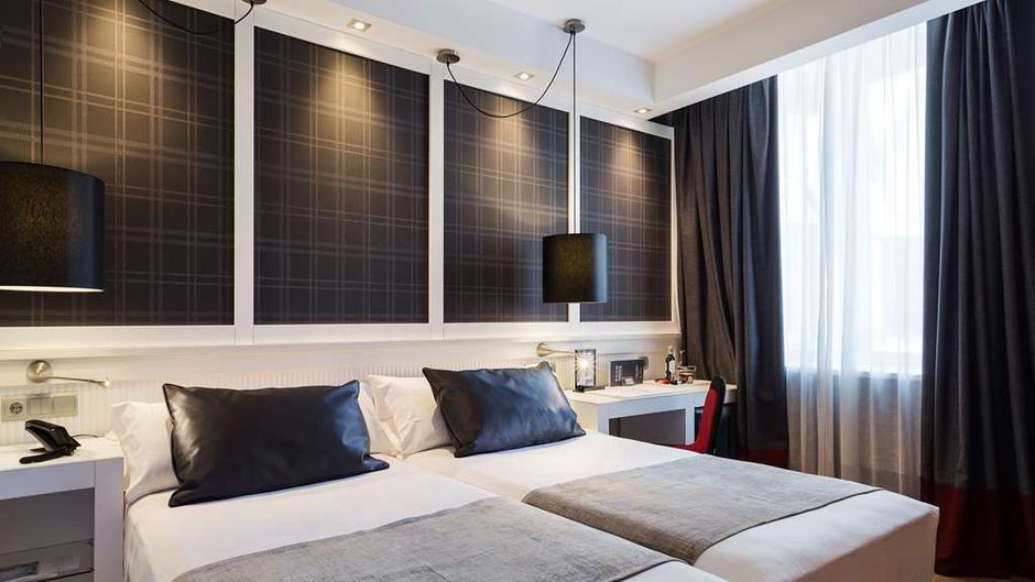 Catalonia Reina Victoria Room
