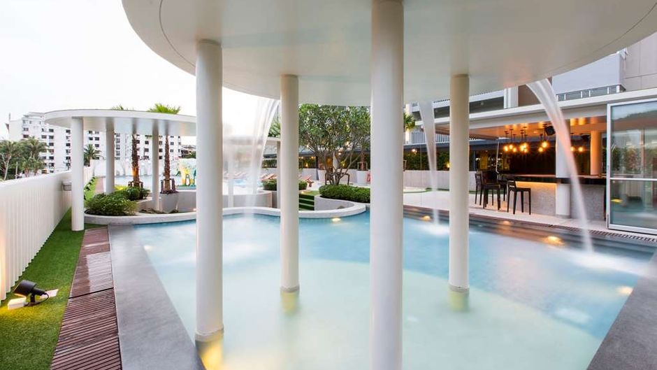 Ramada Phuket Deevana Pool