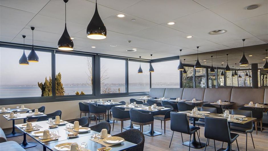 Lake Geneva Hotel Restaurant
