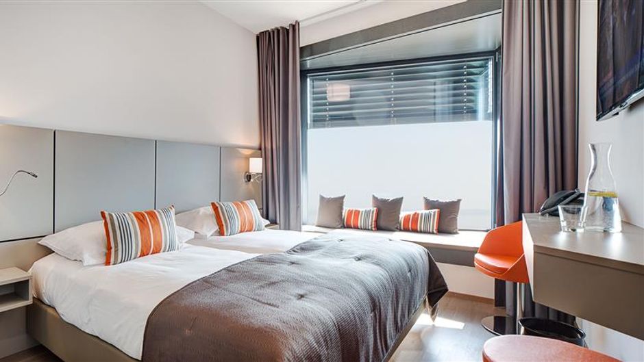 Lake Geneva Hotel Room
