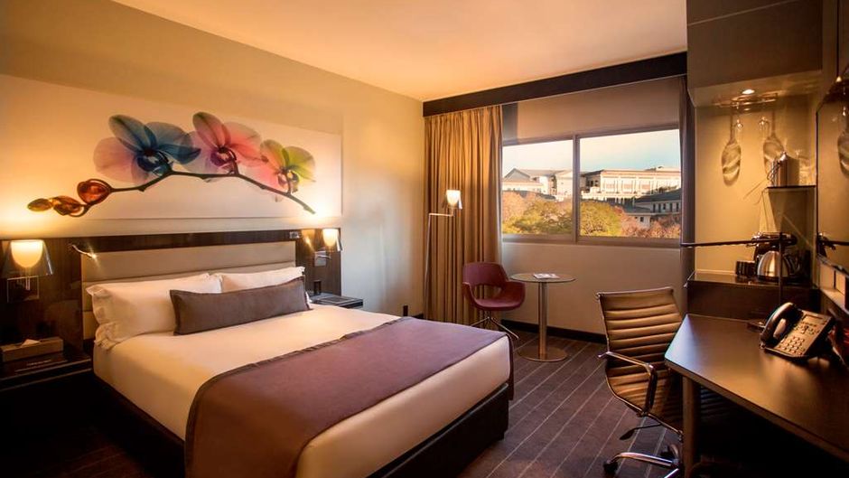 The Maslow Sandton Room