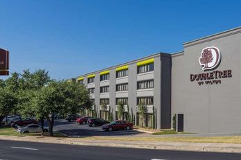 DoubleTree by Hilton Austin NW Arboretum