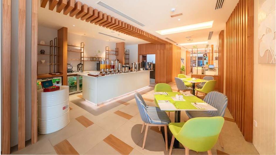 Hilton Garden Inn Dubai Jumeirah Restaurant