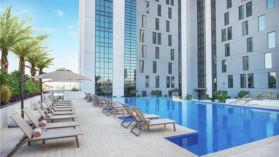 Hilton Garden Inn Dubai Jumeirah Pool