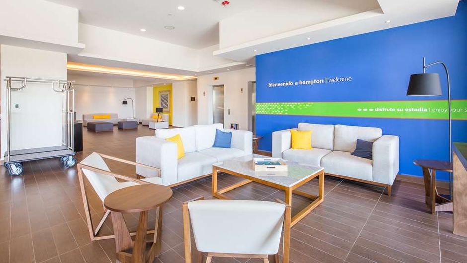 Hampton Inn & Suites Los Cabos Lobby
