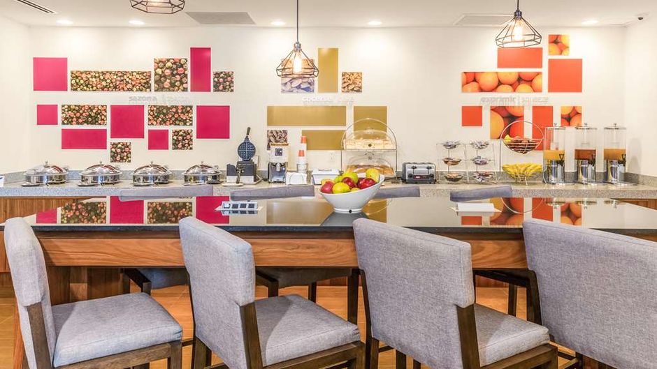 Hampton Inn & Suites Los Cabos Restaurant