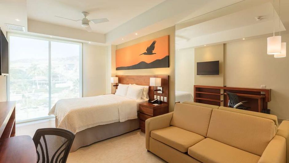 Hampton Inn & Suites Los Cabos Room