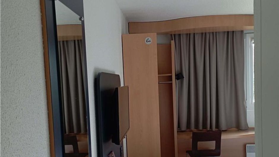 Ibis Hotel Fourmies Room