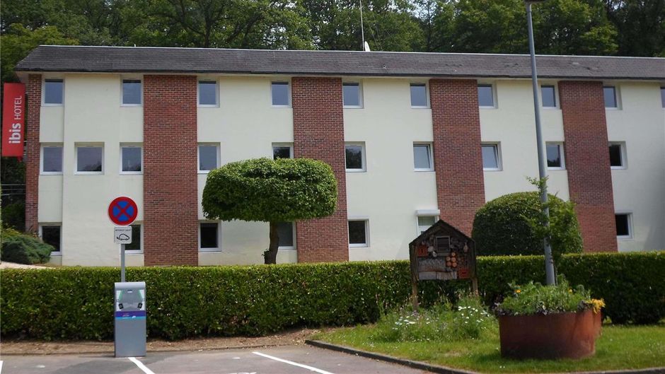 Ibis Hotel Fourmies Exterior