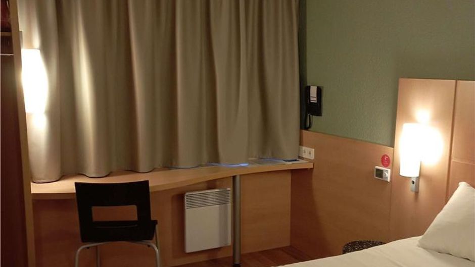 Ibis Hotel Fourmies Room