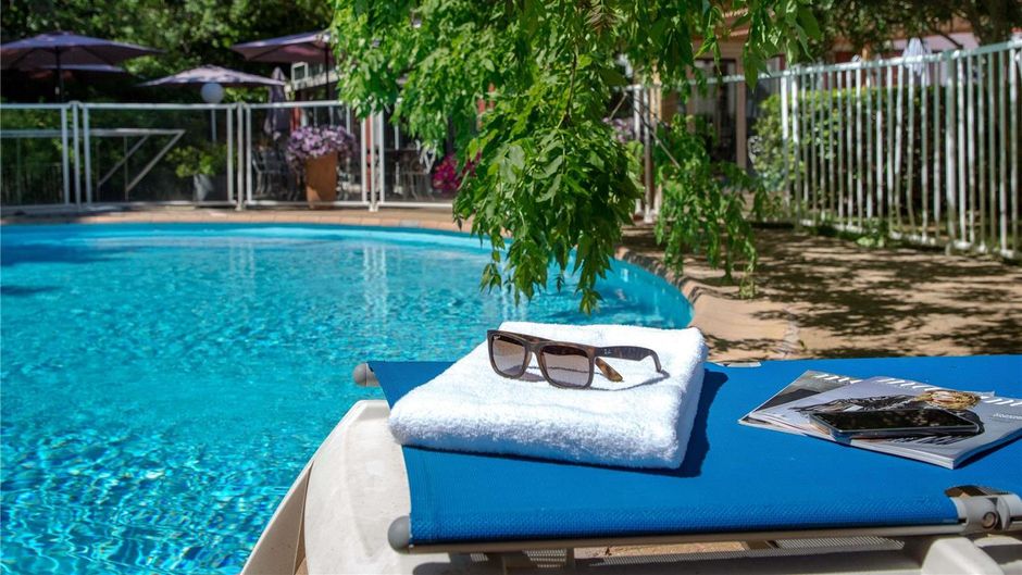 Ibis Hotel Brignoles Pool