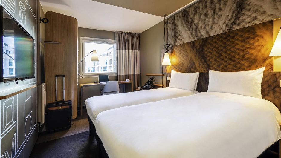 Ibis Paris Nanterre Room