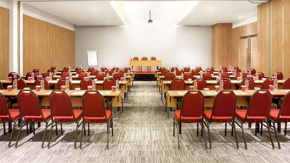 Ibis Makassar City Center Meeting
