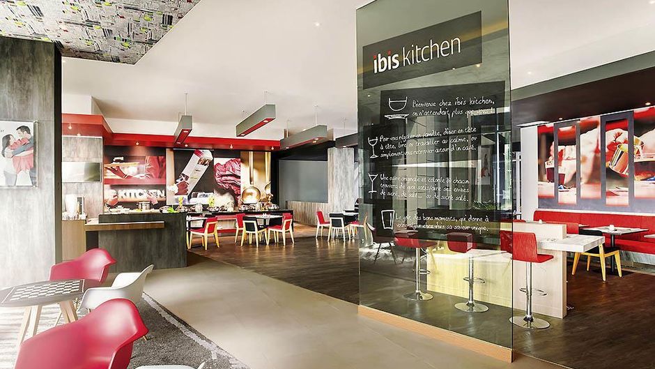 Ibis Makassar City Center Restaurant