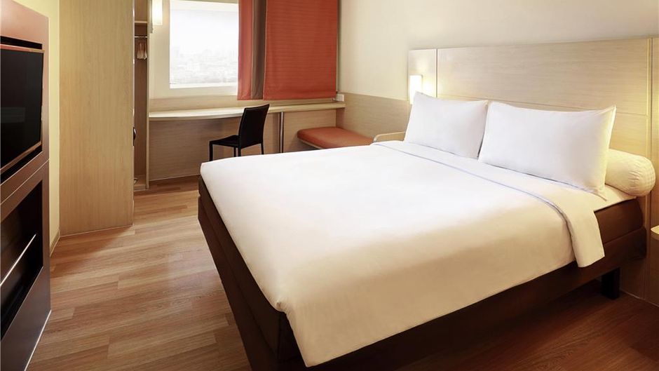 Ibis Jakarta Harmoni Room