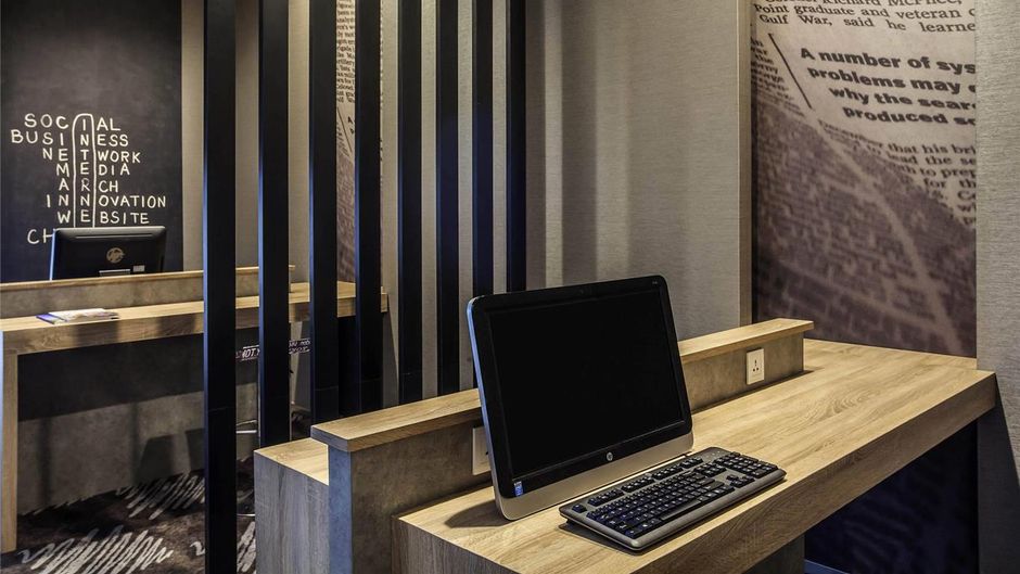 Ibis Jakarta Harmoni Exterior