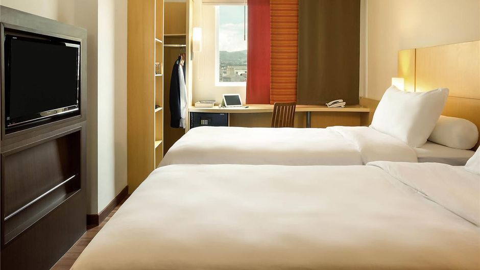 Ibis Bandung Pasteur Room