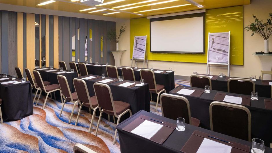 Novotel Manila Araneta Center Meeting