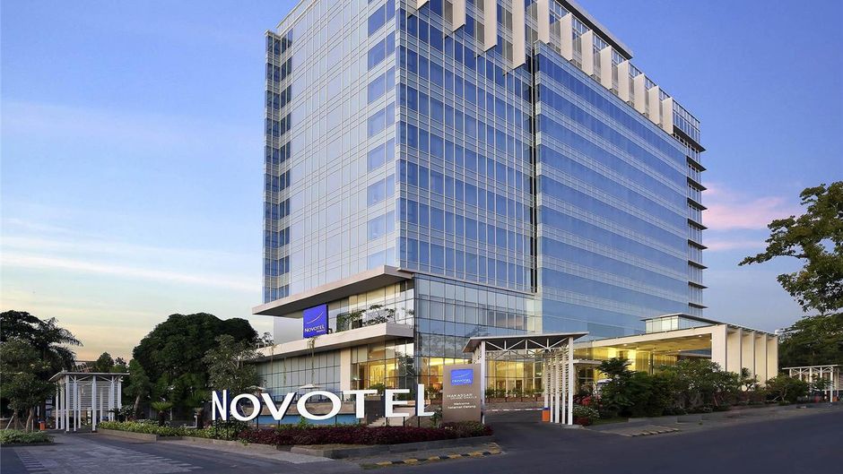 Novotel Makassar Grand Shayla Exterior