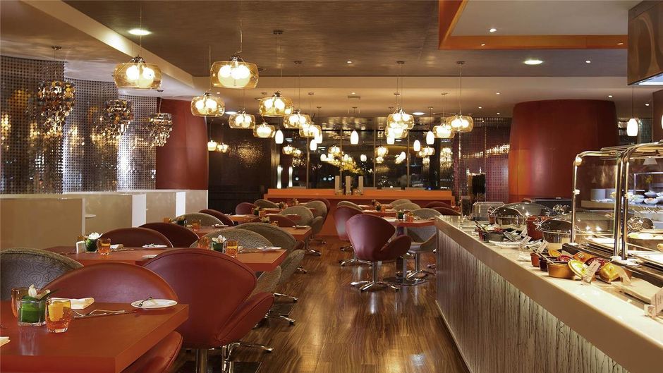 Pullman Jumeirah Lakes Towers Hotel Restaurant