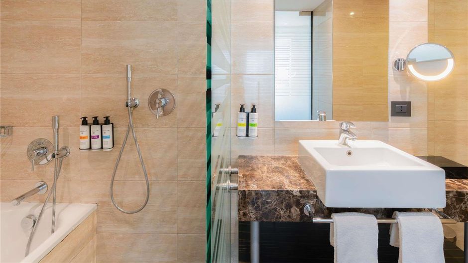 Pullman Grand Hotel Kinshasa Suite