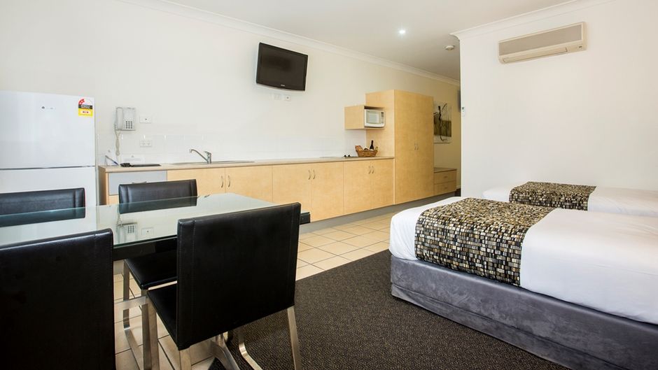 Coral Cay Resort Motor Inn Suite