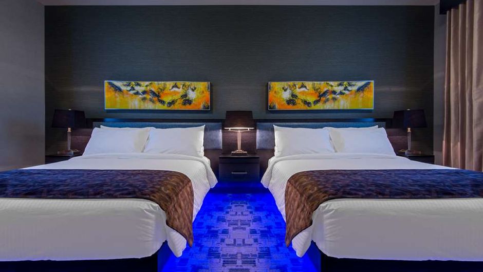 Applause Hotel by Clique Calgary Airport Room