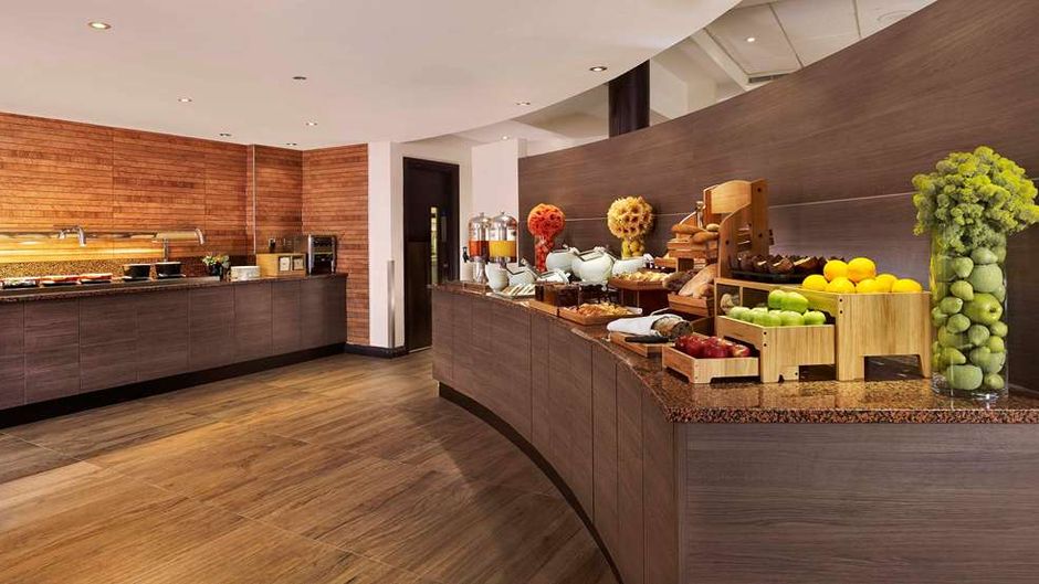 DoubleTree by Hilton Hotel Woking Restaurant