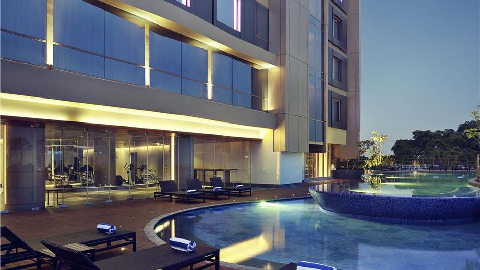 Mercure Karawang Exterior