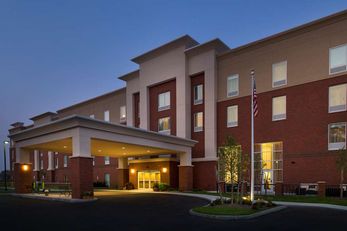 Hampton Inn & Suites Carrier Circle