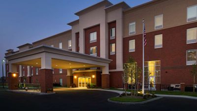 Hampton Inn & Suites Carrier Circle