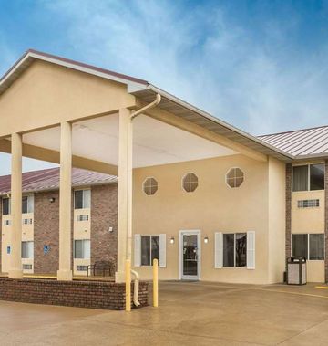 Baymont Inn & Suites Bowling Green