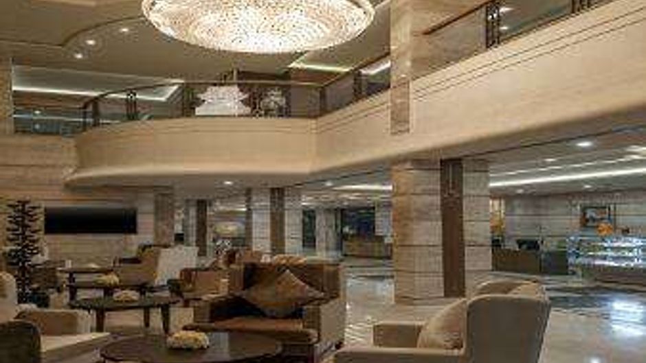 Days Hotel Chennai OMR Lobby